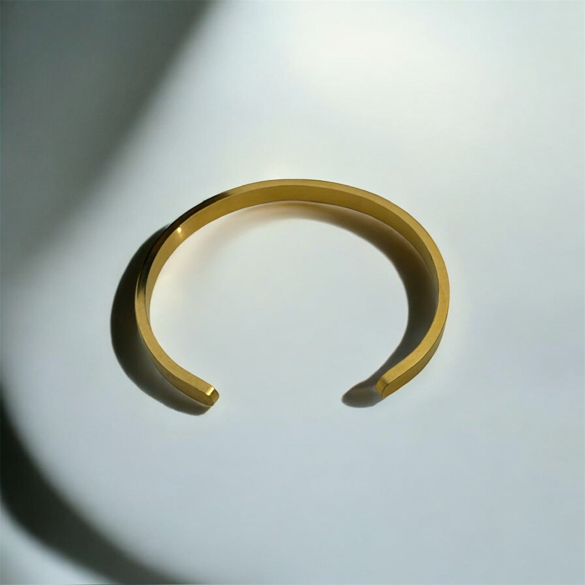Aline Bangle
